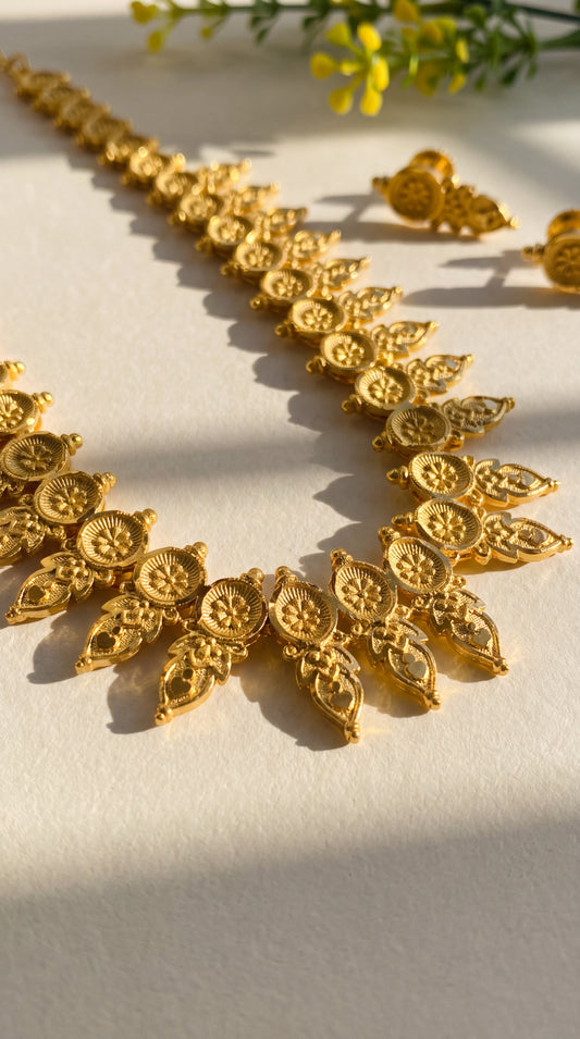 Coin Leaf Necklace Set